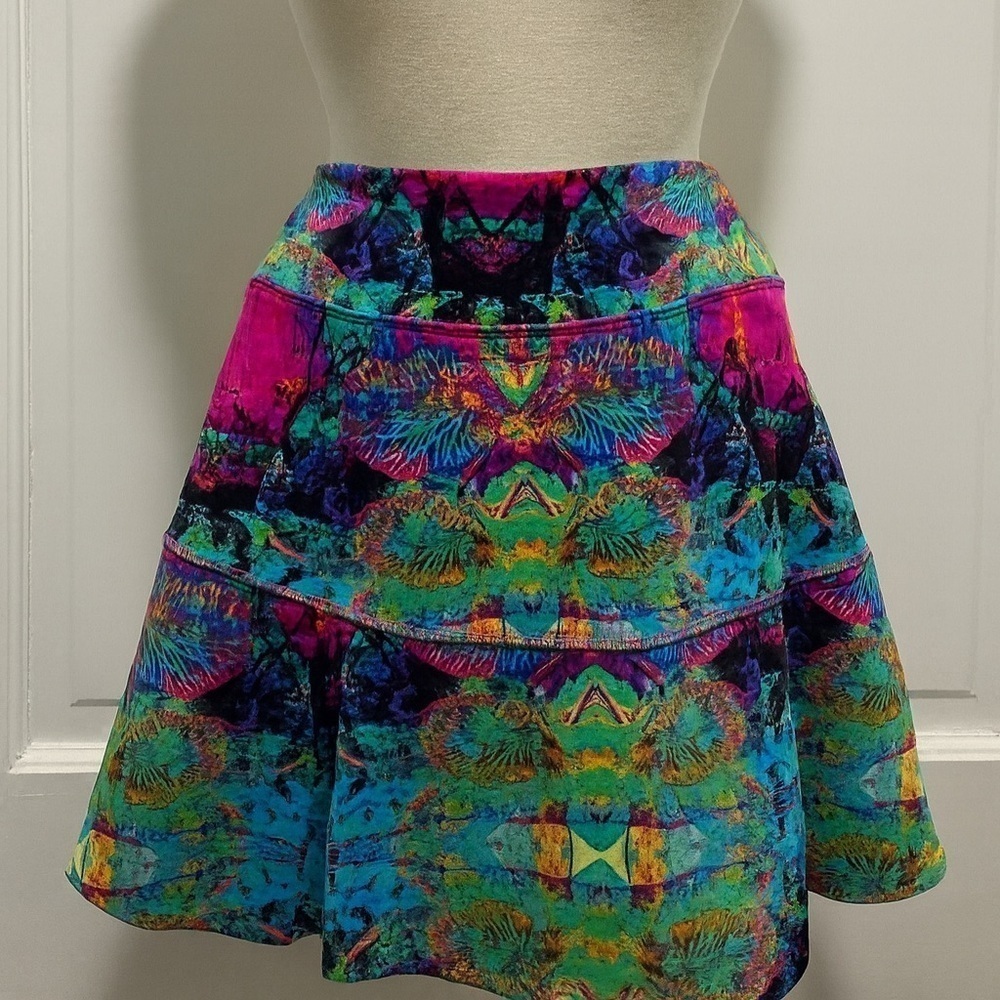 Dona Jo Kaleidoscope Print Tiered Skirt Size XL – Vibrant Athletic Boho Style